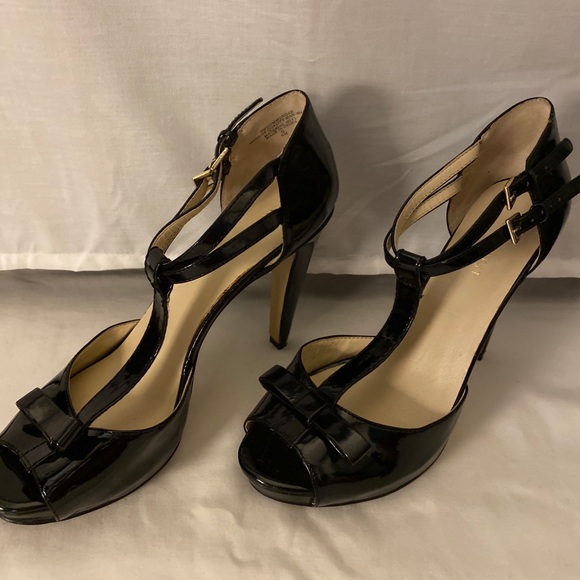 Black patent leather peep toe heels - Picture 3 of 7